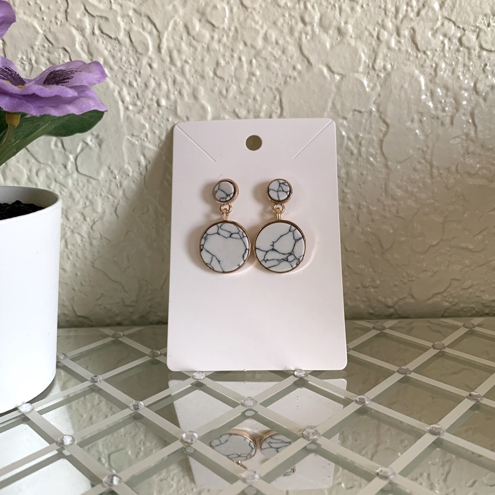 Marble drop round earrings